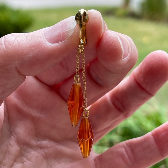 Vintage Amber Look Plastic Flower Brooch Matching Dangle Clip On Earrings Set - Picture 2 of 7
